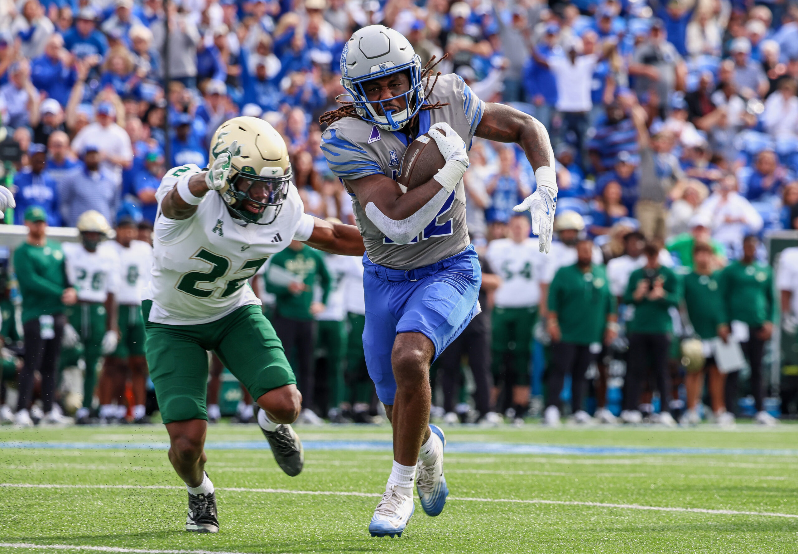 Memphis back in AP Top 25, American peers crowd the fringes