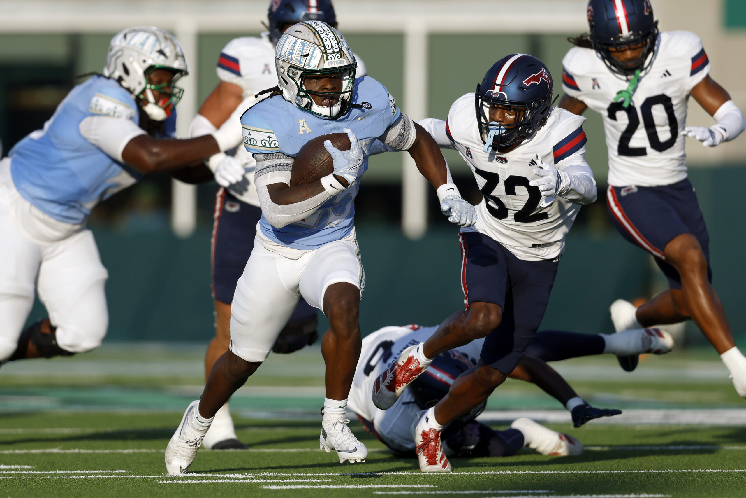 Tulane helps its American title odds in 35-24 win over FAU