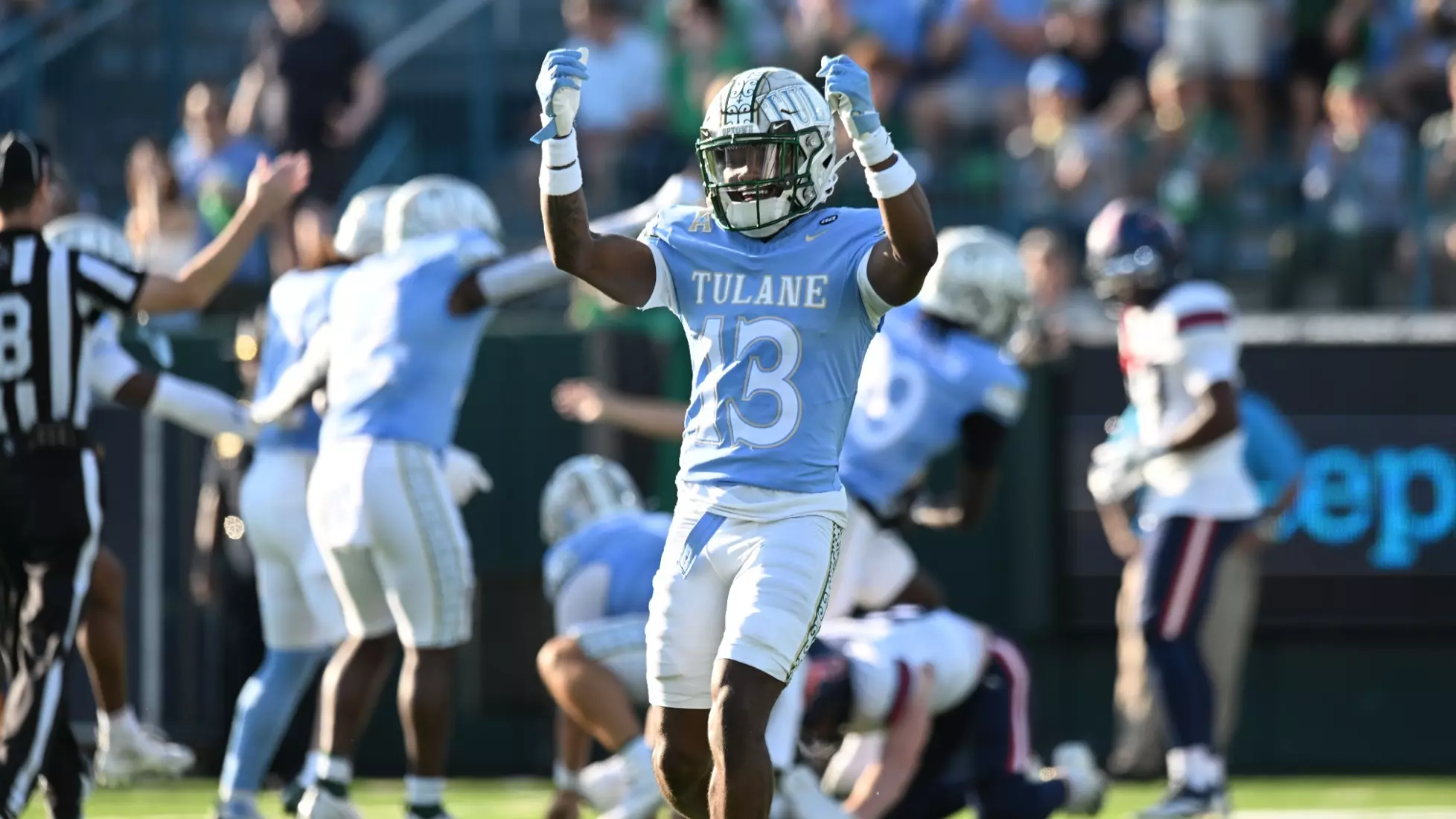 Football Earns 35-24 Homecoming Victory Over Florida Atlantic