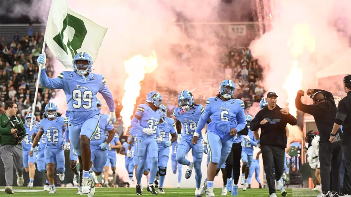 Football Climbs to No. 21 in the Polls