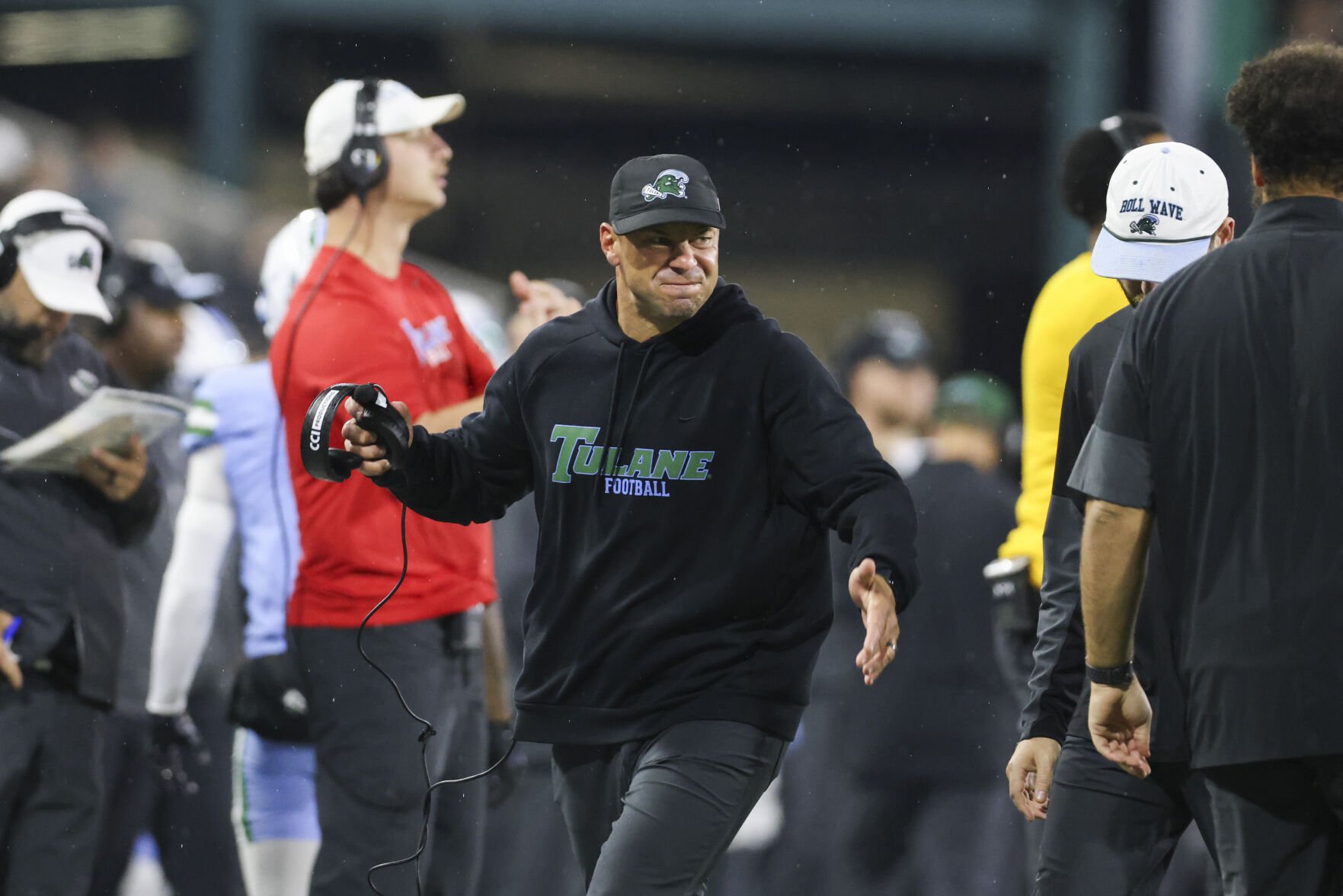 Tulane dominates North Texas for three quarters, holds on to win American championship game